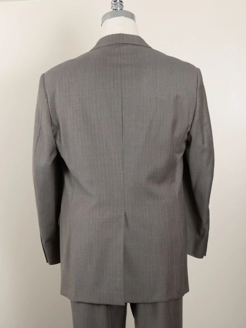 Vintage Y2K Burberry London Men's Grey Pinstripe Wool Suit 44R Pleated Cuffed
